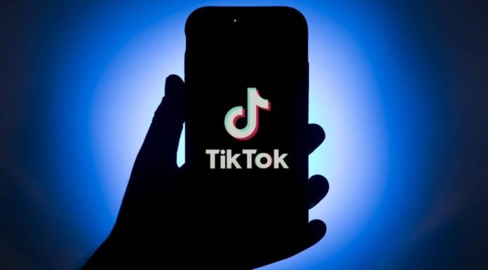 U.S. FCC Commissioner Asks Apple and Google to Remove TikTok from App Stores