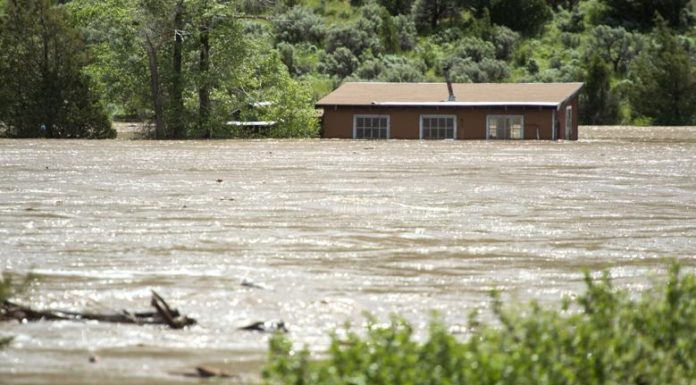 Dramatic video shows large house collapsing into Yellowstone River amid historic floods